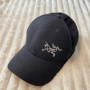 Classic wool Arc’teryx cap